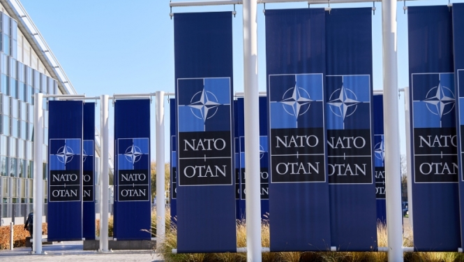 NATO karogi