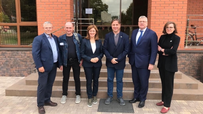Parlamentārā sekretāre Ukrainā tiekas ar Latvijas atbalstīto projektu īstenotājiem