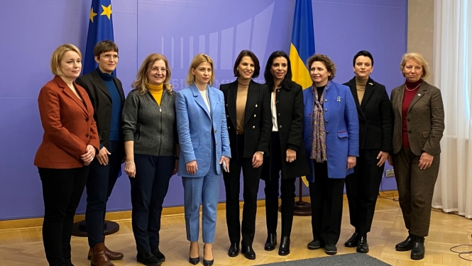 Parlamentārā sekretāre vizītē Kijivā paziņo par Latvijas atbalstīta sieviešu rehabilitācijas centra atvēršanu Ivanofrankivskā