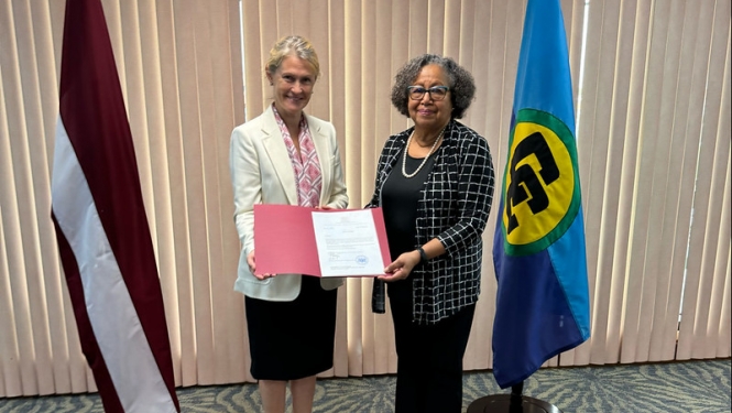 Sanita Pavļuta-Deslandes un Dr. Carla N. Barnett