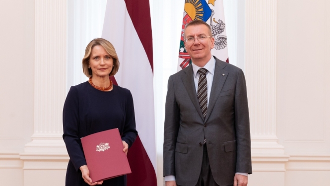 Latvijas vēstniece Lietuvā Solveiga Silkalna saņem akreditācijas vēstuli