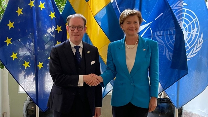 Tobias Billström un Baiba Braže