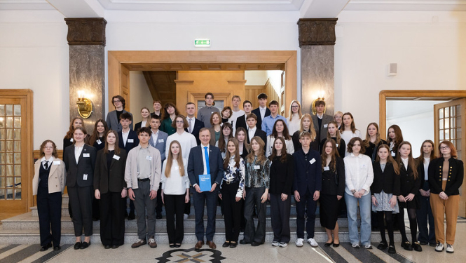 Ēnu dienas dalībnieku kopbilde