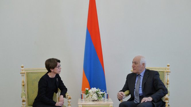 E.Mednes akreditācija Armēnijā