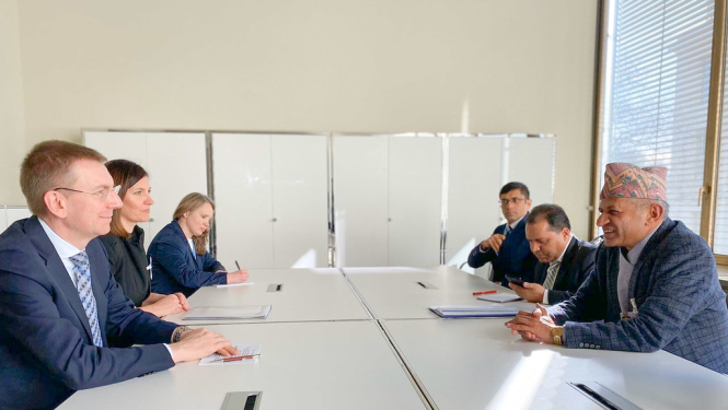 Ārlietu ministrs aicina Nepālu parakstīt nolīgumu gaisa satiksmes pakalpojumu jomā