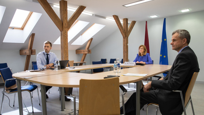 ES tirdzniecības ministri spriež par sejas aizsargmasku eksporta ierobežojumu pagarināšanu un turpmākās rīcības koordinēšanu