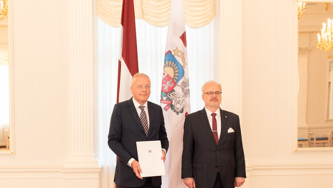 Latvijas vēstnieks Izraēlā Aivars Groza saņem akreditācijas vēstuli