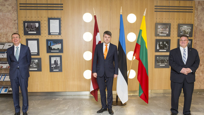 Ārlietu ministrs uzsver Baltijas valstu ciešo sadarbību cīņā pret Covid-19 pandēmiju