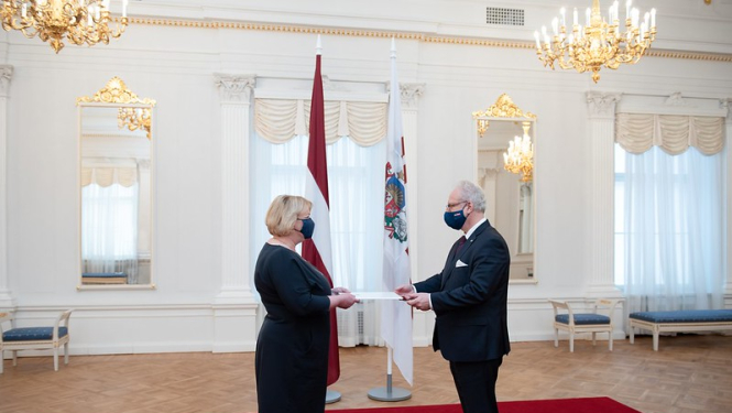 Valsts prezidents pasniedz akreditācijas vēstuli Latvijas vēstniecei Kazahstānā Irinai Mangulei