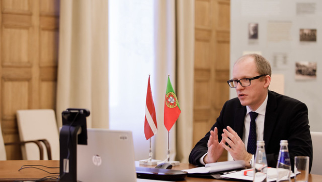 Valsts sekretārs ar jauno Portugāles vēstnieci Latvijā pārrunā divpusējās sadarbības veicināšanu
