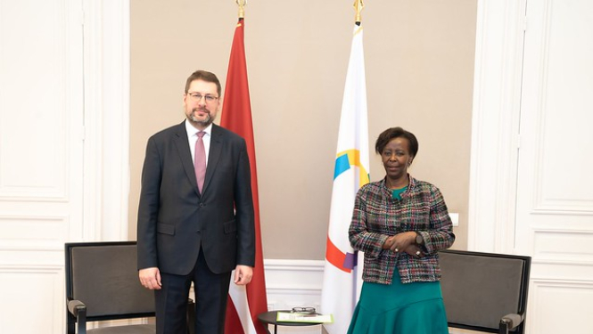 Eduards Stiprais iesniedz akreditācijas vēstuli Starptautiskās Frankofonijas organizācijas ģenerālsekretārei