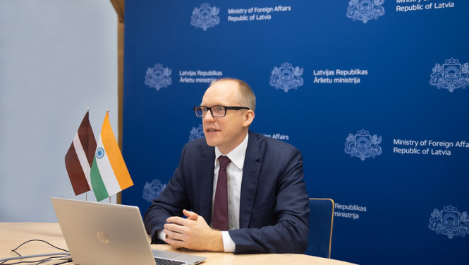 Valsts sekretārs ar jauno Indijas vēstnieku pārrunā divpusējo sadarbību