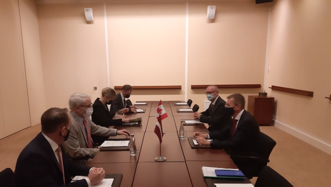 E. Rinkēvičs, tiekoties ar Kanādas kolēģi, akcentē Kanādas neatsveramo lomu reģiona drošības stiprināšanā