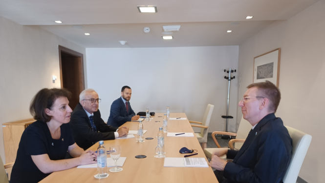 Latvijas ārlietu ministrs pauž gandarījumu par Latvijas atgriešanos starptautiskajā operācijā Kosovā