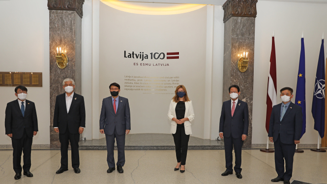 Ārlietu ministrijas parlamentārā sekretāre tiekas ar Dienvidkorejas parlamenta draudzības grupu