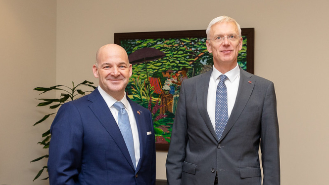 K.Kariņš tiekas ar ASV vēstnieku