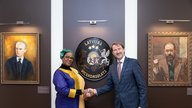 Valsts sekretārs tiekas ar Ugandas vēstnieci akreditācijas vizītē. 05.11.2024.