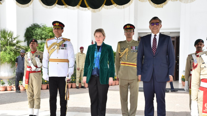 D.Goldfinča iesniedz akreditāciju Pakistāna 20.05.2025.