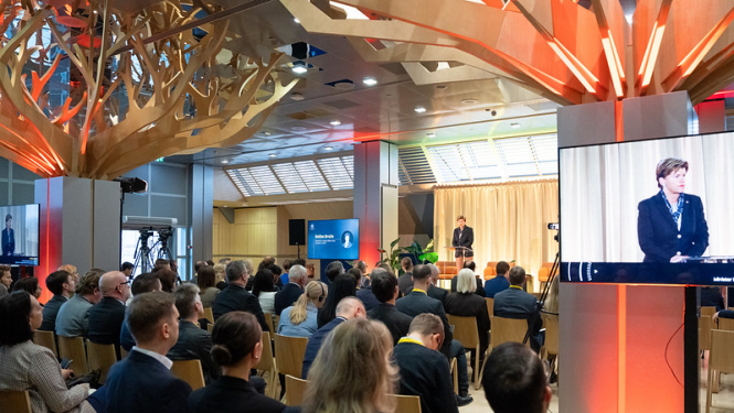 B. Braže FID konferencē. 06.11.2025.