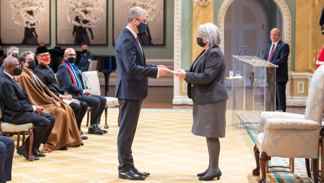 The Ambassador of Latvia, Kaspars Ozoliņš, presents credentials to the Governor General of Canada 