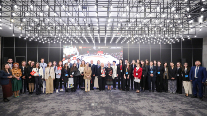 ANO Drošības padomes debašu simulācijas par “Sievietes, miers, drošība” tēmu Tbilisi dalībnieku kopbilde