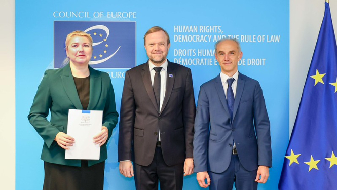 Agnese Vilde iesniedz Eiropas Padomes ģenerālsekretāram ratifikācijas rakstu par Latvijas pievienošanos Eiropas Cilvēka tiesību un pamatbrīvību aizsardzības konvencijas 16.protokolam