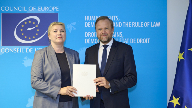 Agnese Vilde parakstīja ECT un pamatbrīvību aizsardzības konvencijas 16.protokolu