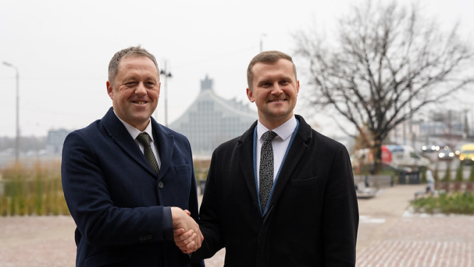 Parlamentārais sekretārs Artjoms Uršuļskis un Īrijas Valsts Eiropas un aizsardzības lietu ministrs Tomass Bērns