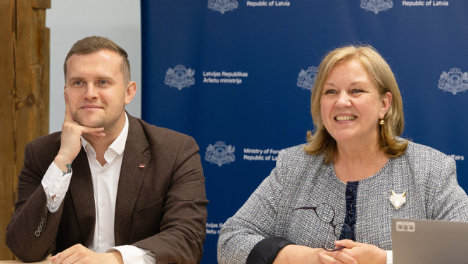 Artjoms Uršuļskis un Zanda Grauze