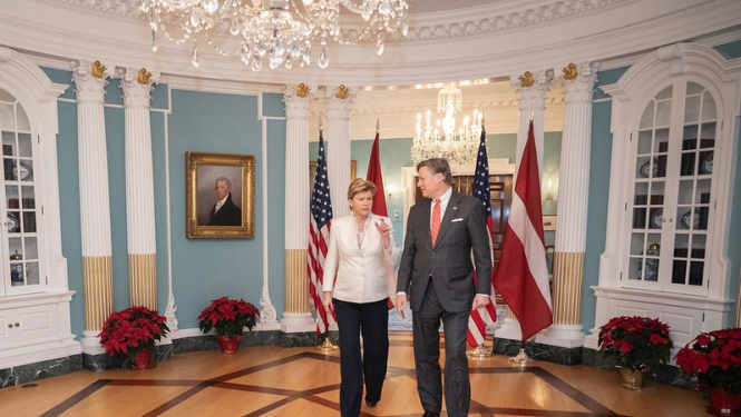 Ārlietu ministre Baiba Braže un ASV valsts sekretāra vietnieks Kristofers Landau