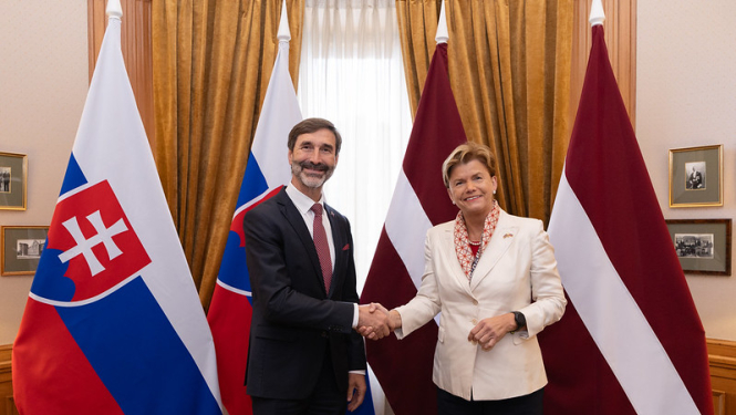 Ārlietu ministre Baiba Braže un Slovākijas ārlietu un Eiropas lietu ministrs Jurajs Blanārs