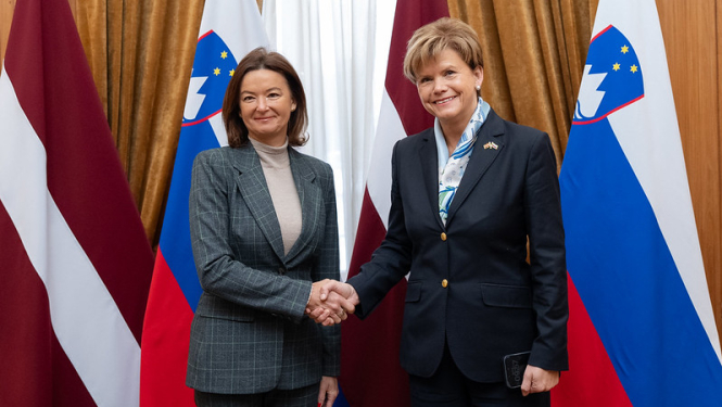 Ārlietu ministre Baiba Braže un Slovēnijas premjerministra vietniece, ārlietu un Eiropas lietu ministre Tanja Fajona