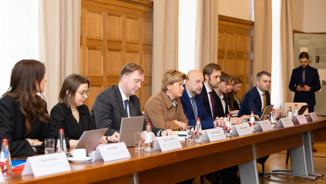 Baiba Braže uzrunā Turcijas uzņēmēju delegāciju