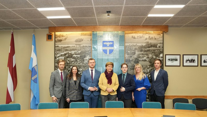 Baibas Bražes tikšanās ar Līvānu novada domes priekšsēdētāju Dāvidu Rubenu dalībnieku kopbilde