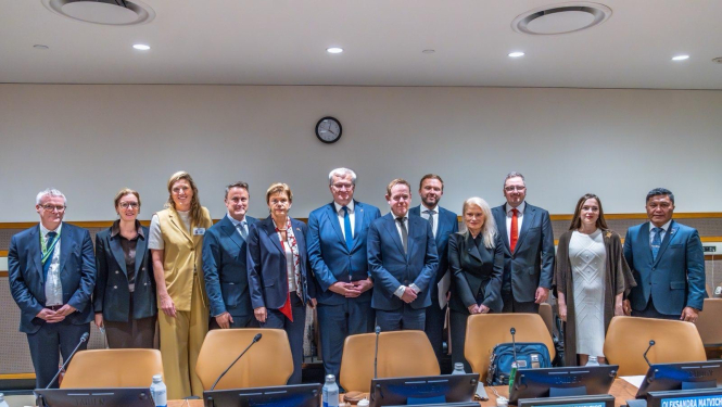 Sanāksmes dalībnieku kopbilde