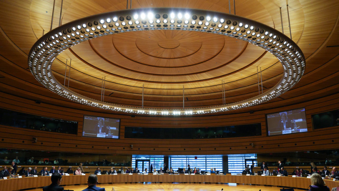 Eiropas Savienības Ārlietu padomes dalībnieki pie apspriežu galda