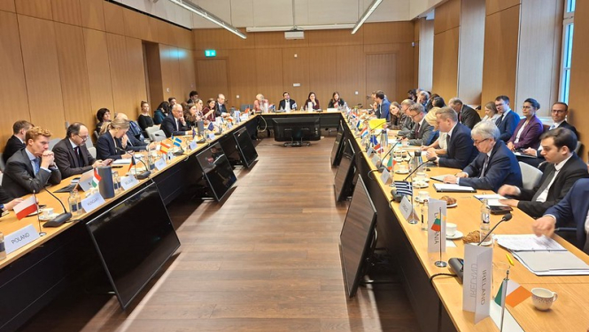ES Vispārējo lietu padomes Luksemburgā sēdes dalībnieki pie apspriežu galda
