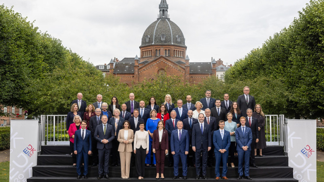 Sanāksmes dalībnieku kopbilde