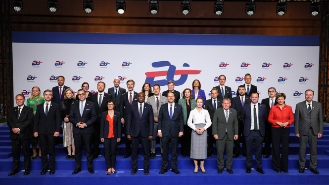 Dalībnieku kopbilde