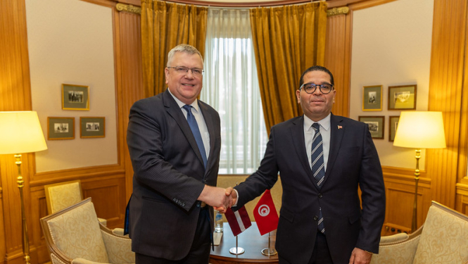 Ārlietu ministrijas ģenerālinspektors Ilgvars Kļava un Tunisijas Republikas ārkārtējais un pilnvarotais vēstnieks Latvijā Taufīks Šebi