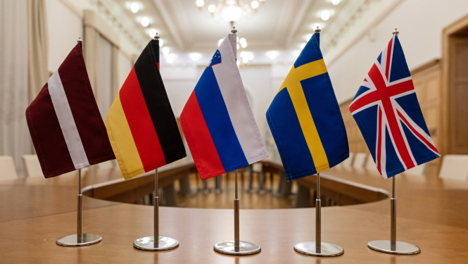 Latvijas, Vācijas, Slovēnijas, Zviedrijas un Apvienotās Karalistes karogi