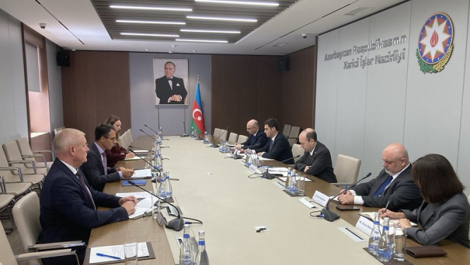 Meeting participants at the conference table