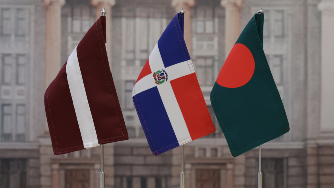 Latvijas, Dominikānas un Bangladešas karogi