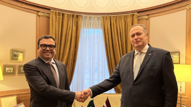 Valsts sekretāra vietnieks-administratīvais direktors Māris Selga un Pakistānas Islāma Republikas ārkārtējais un pilnvarotais vēstnieks Latvijā Muhammads Samiurrehmāns