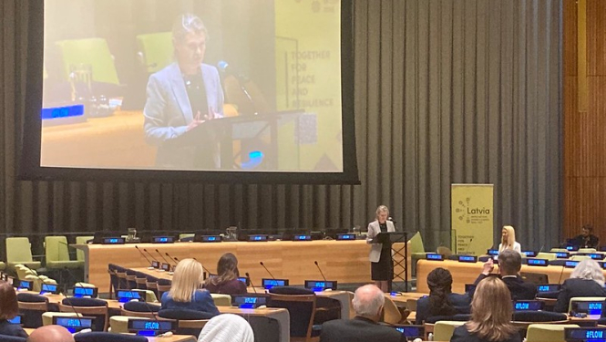 Sanita Pavļuta-Deslandes uzrunā ANO dalībvalstu diplomātus