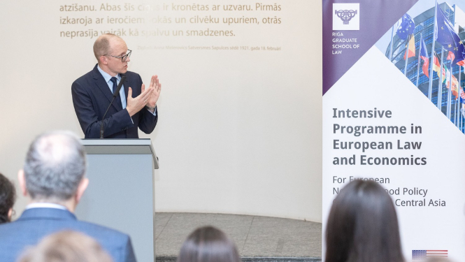 Andris Pelšs atklāj Ārlietu ministrijas un ASV kopīgi finansētās Intensīvās programmas Eiropas tiesībās un ekonomikā 13. sesiju