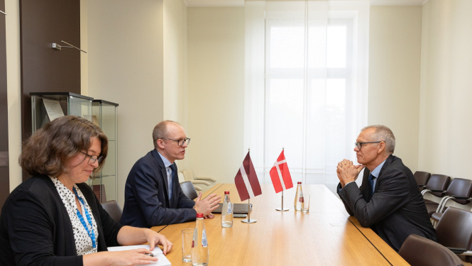 Valsts sekretārs Andris Pelšs pieņem Dānijas vēstnieku Latvijā akreditācijas vizītē