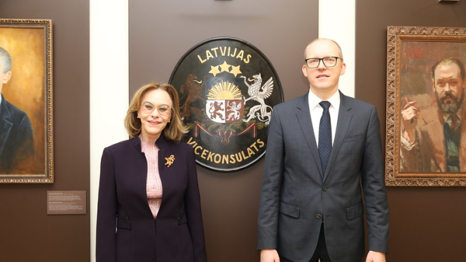 Ārlietu ministrijas valsts sekretārs Andris Pelšs pieņem Brazīlijas nerezidējošo vēstnieci Mariju Edileuzu Fontenelu Reisu (Maria Edileuza Fontenele Reis) akreditācijas vizītē