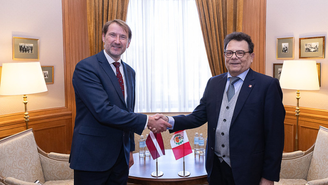 Andžejs Viļumsons un Ernesto Pinto Bazurco Rittler