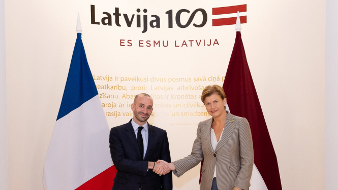 Ministre tiekas ar Francijas Eiropas lietu ministru